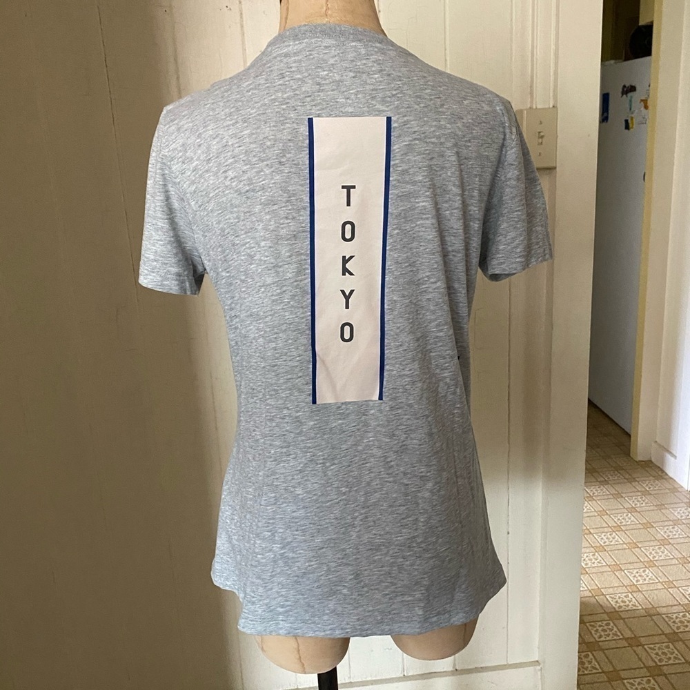 NIKE Women sz M RUN TOKYO 2019 Gray Tee Tshirt Japan Stripe Print - Picture 3 of 8